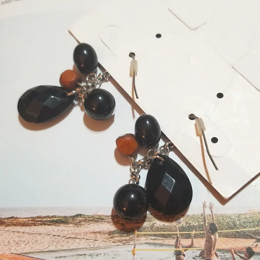 NWT Premier Designs Wood and Acrylic Bead Dangle Earrings - Picture 6 of 7